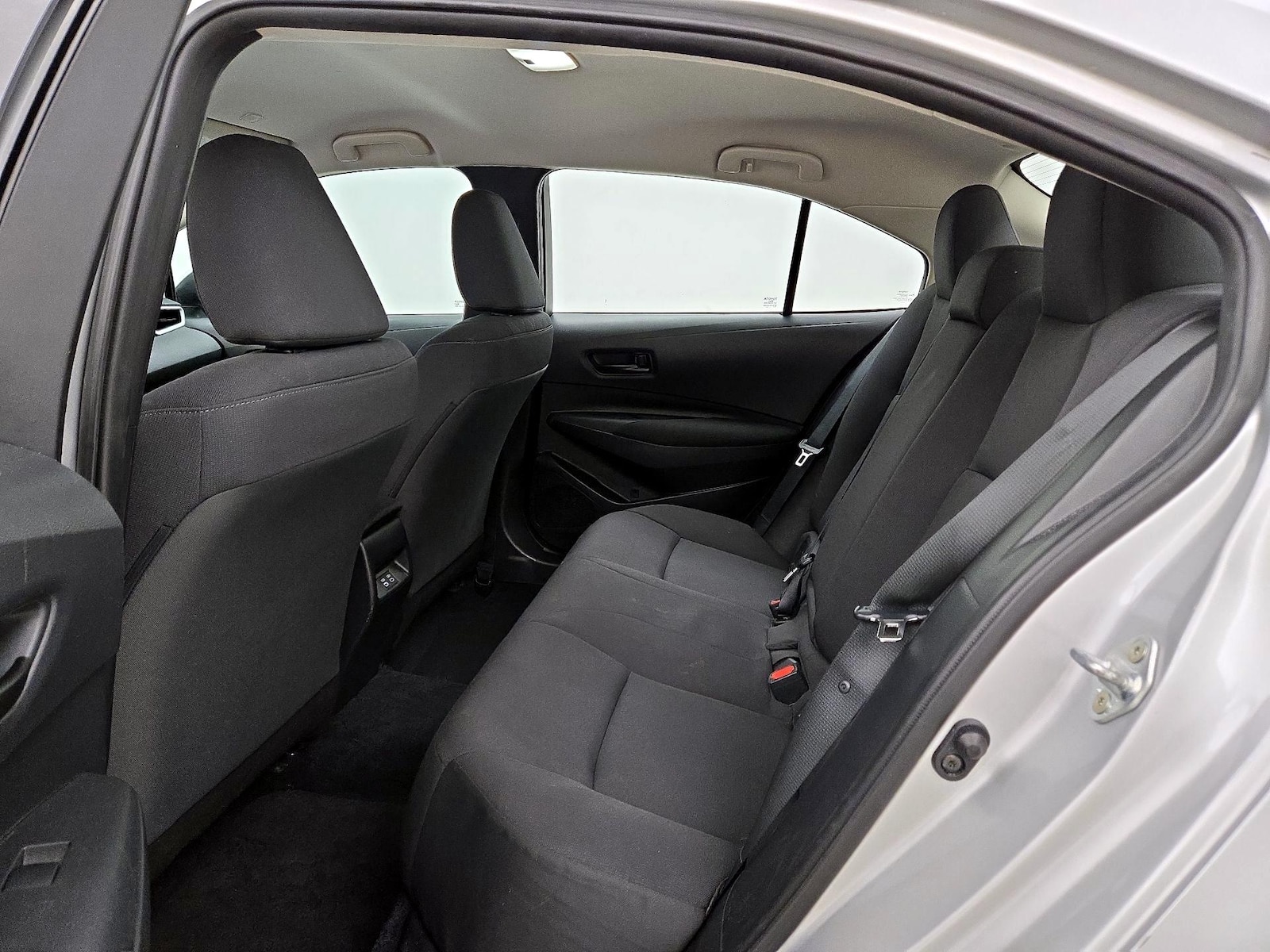 2025 Toyota Corolla LE - Photo 20