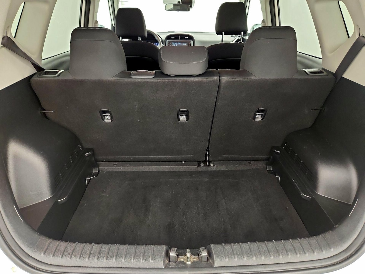Trunk/Cargo (Seats Up)