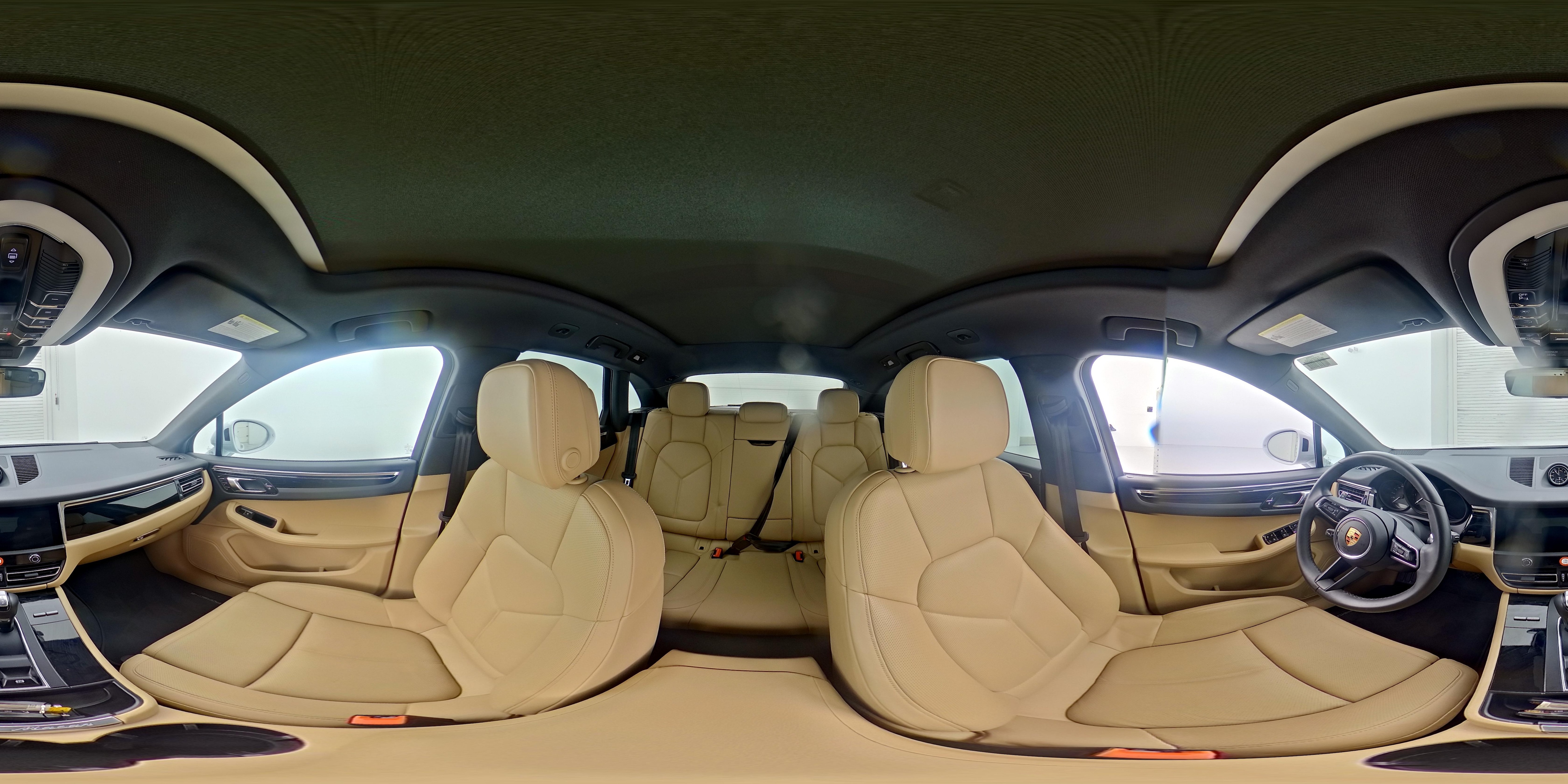 2025 Porsche Macan T - Photo 24