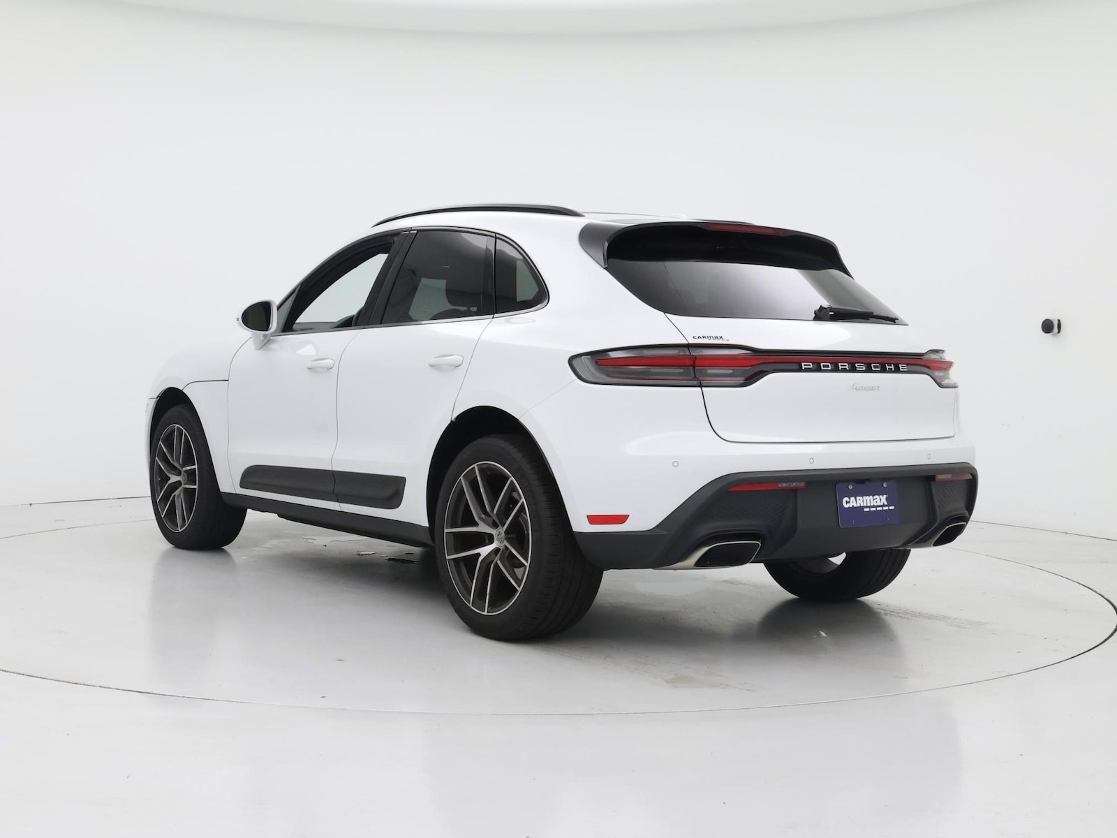 2025 Porsche Macan T - Photo 3