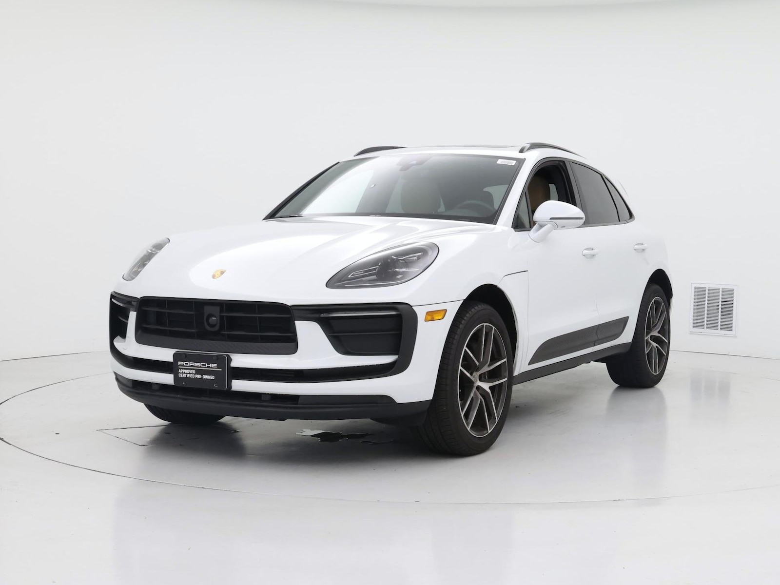 2025 Porsche Macan T - Photo 5