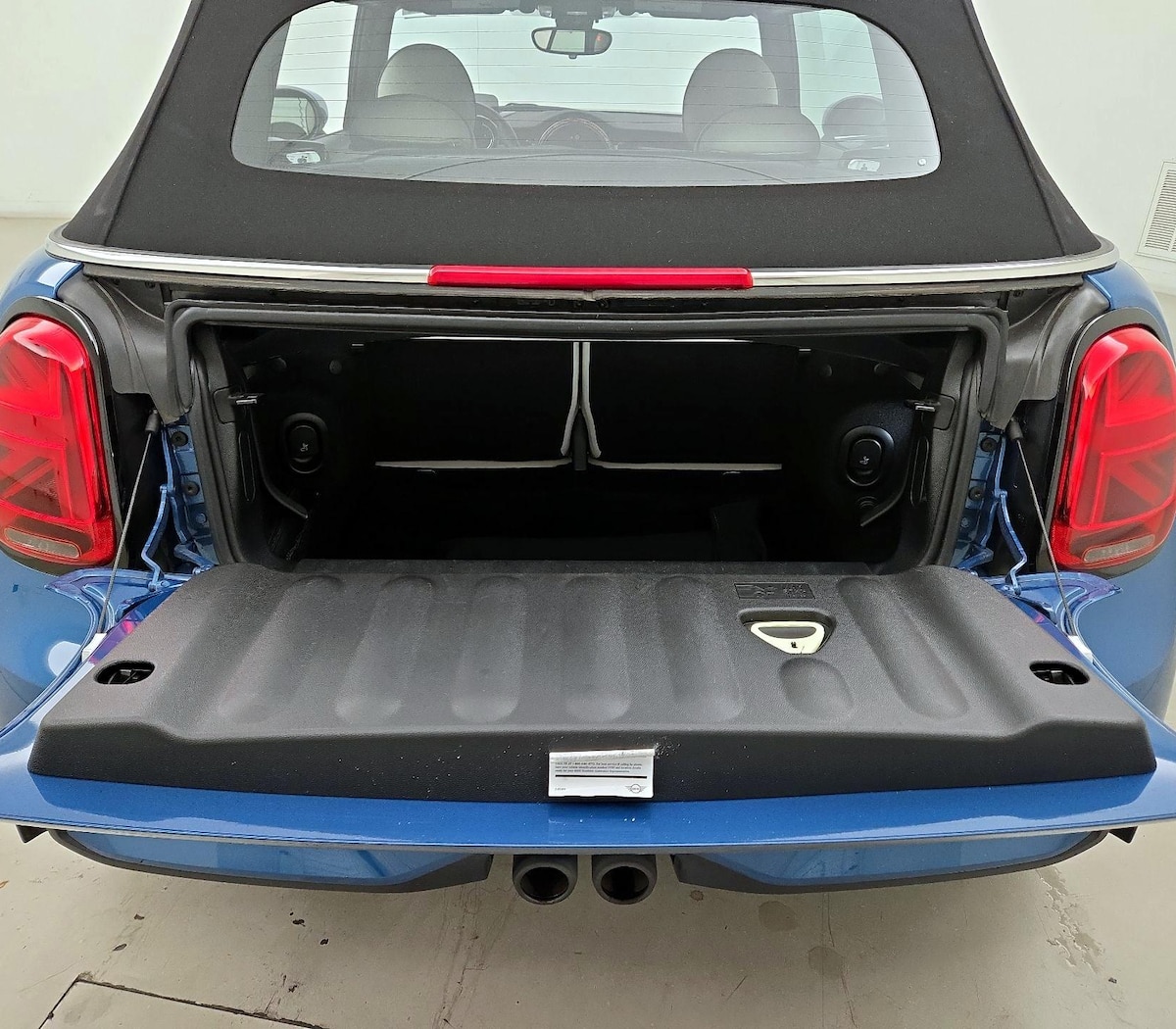Trunk/Cargo (Seats Up)
