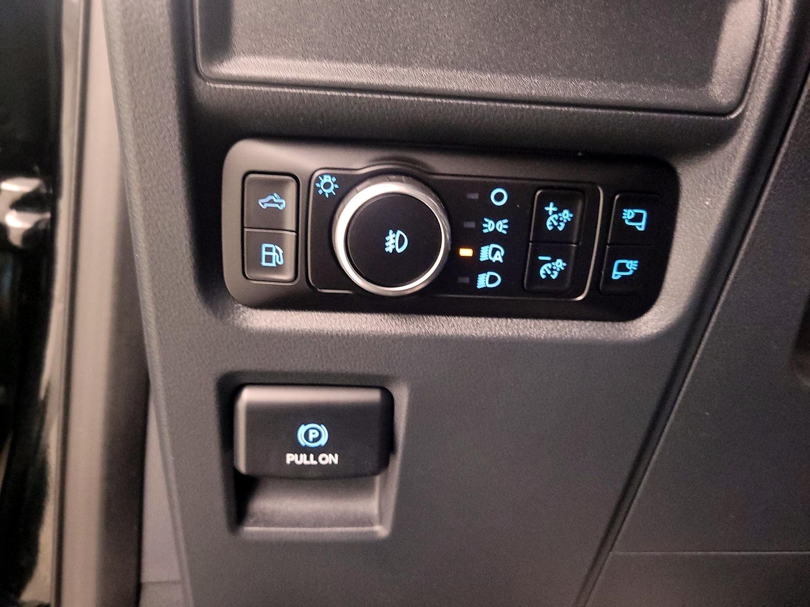2025 Ford F-150 XLT - Photo 13