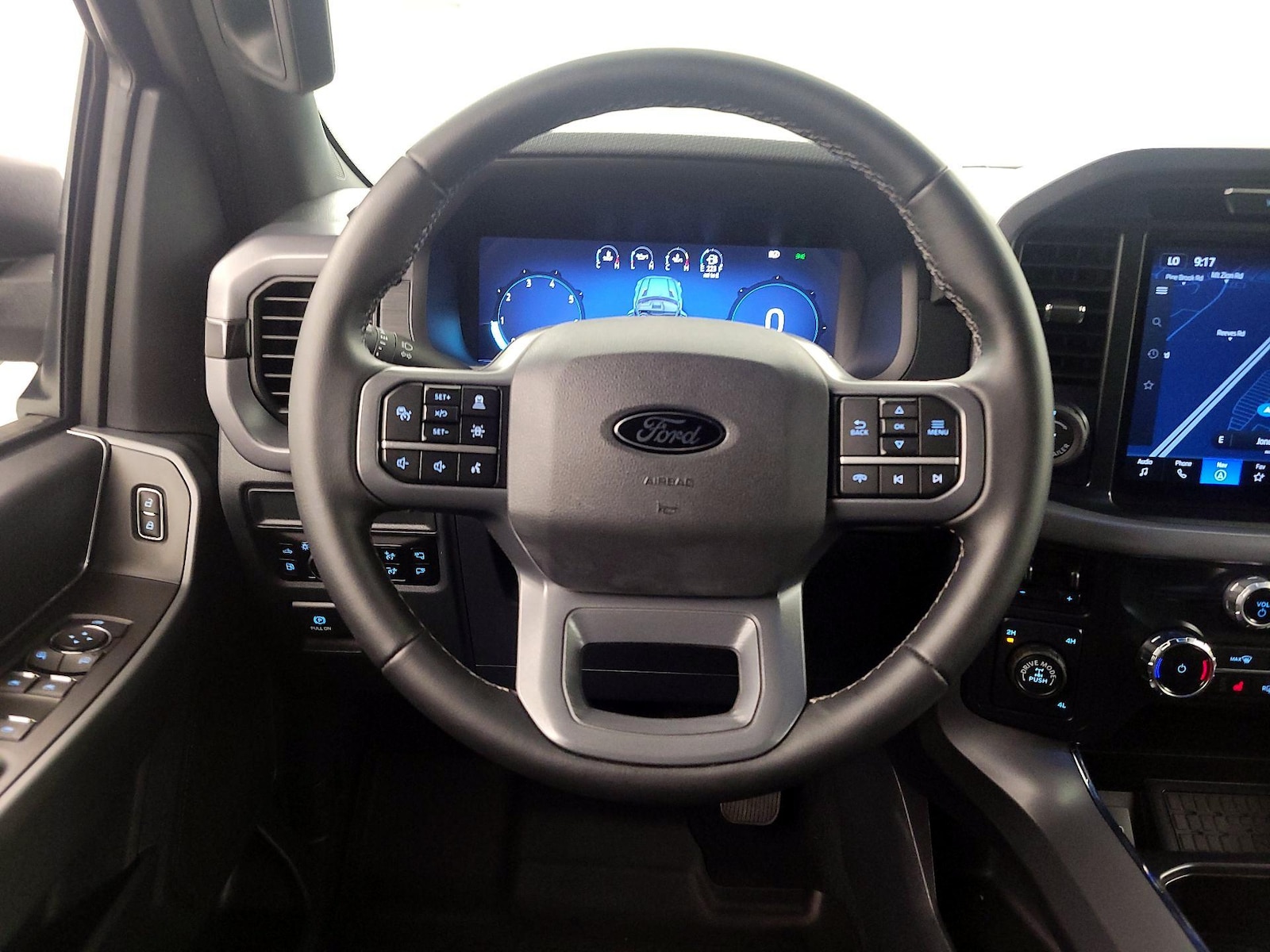 2025 Ford F-150 XLT - Photo 10