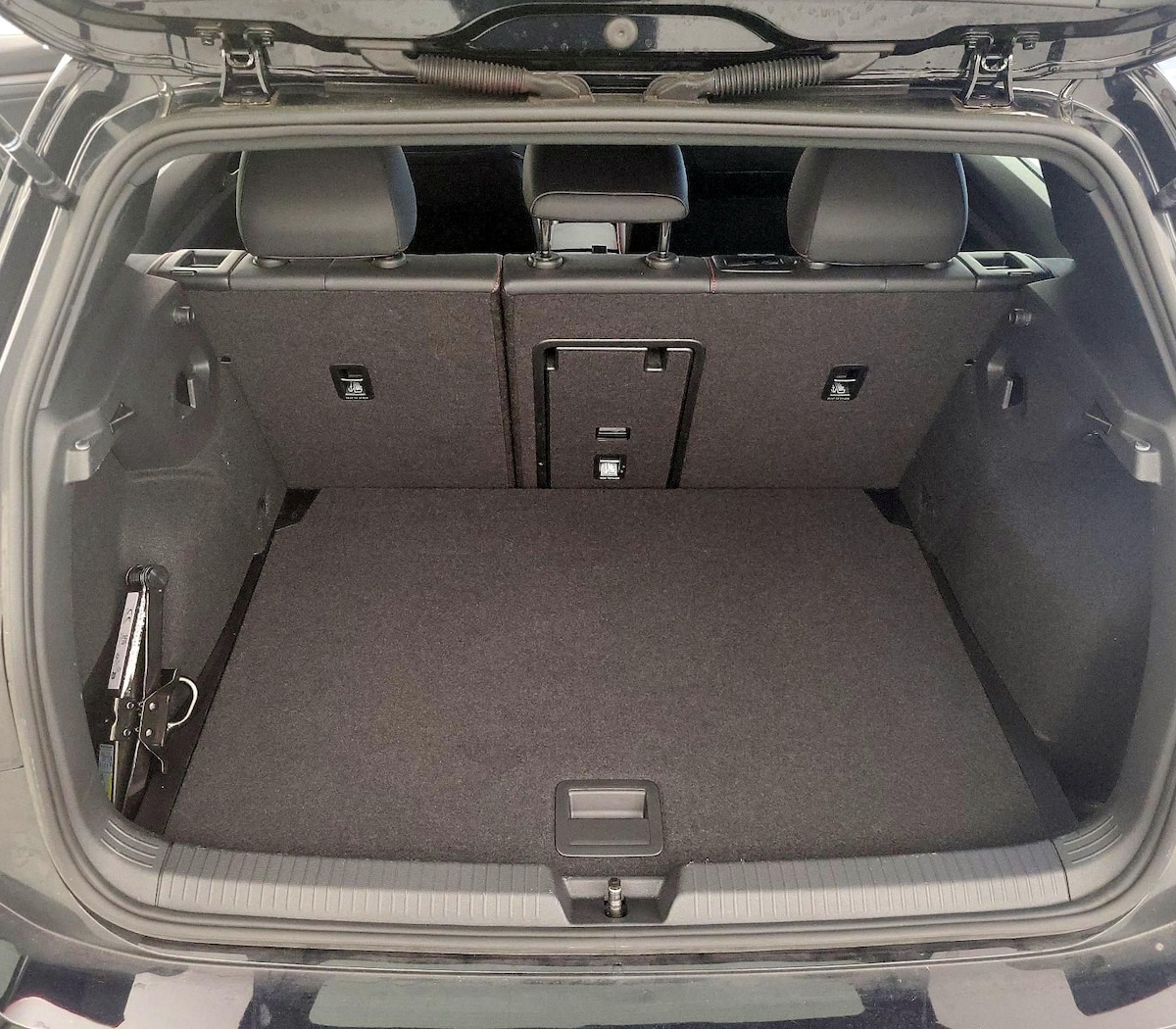 Trunk/Cargo (Seats Up)