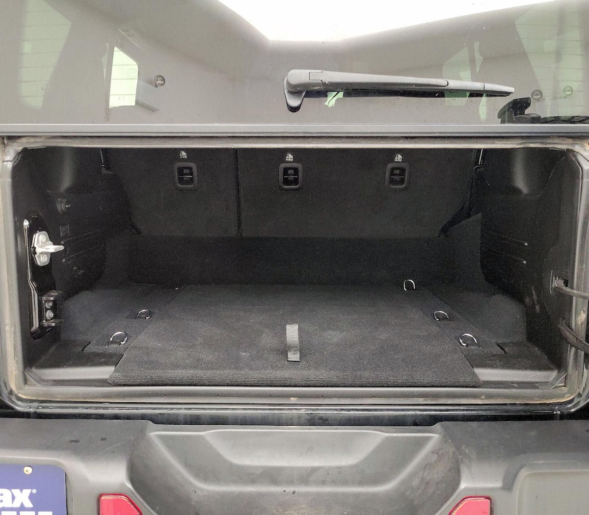 Trunk/Cargo (Seats Up)