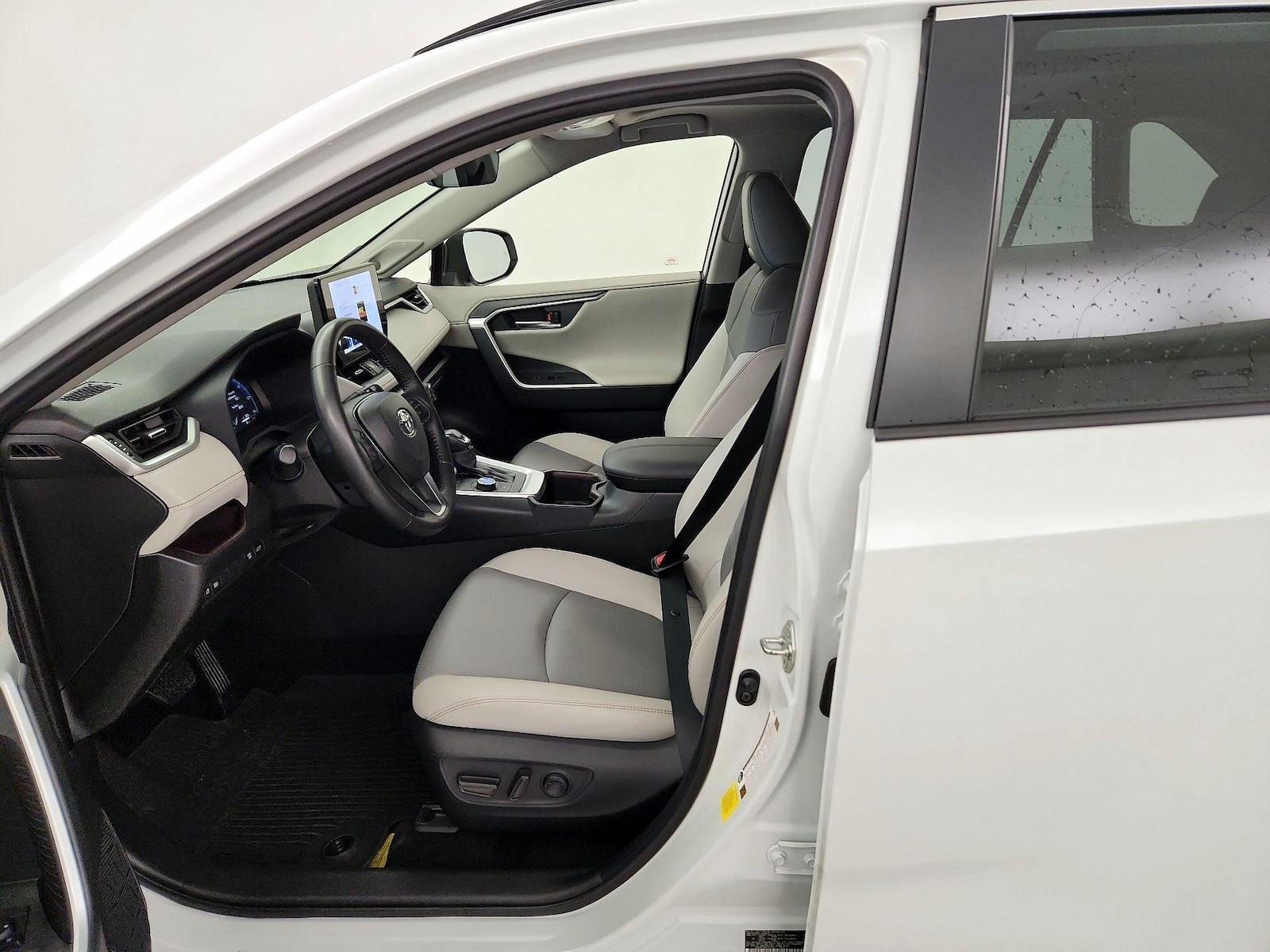 2025 Toyota RAV4 Limited - Photo 12