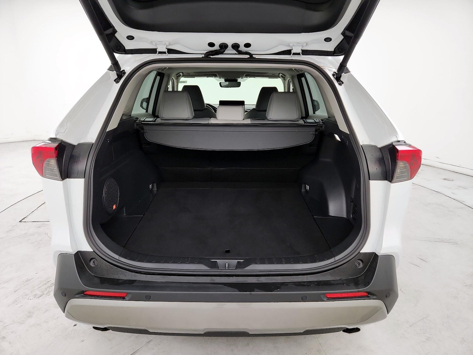 2025 Toyota RAV4 Limited - Photo 22