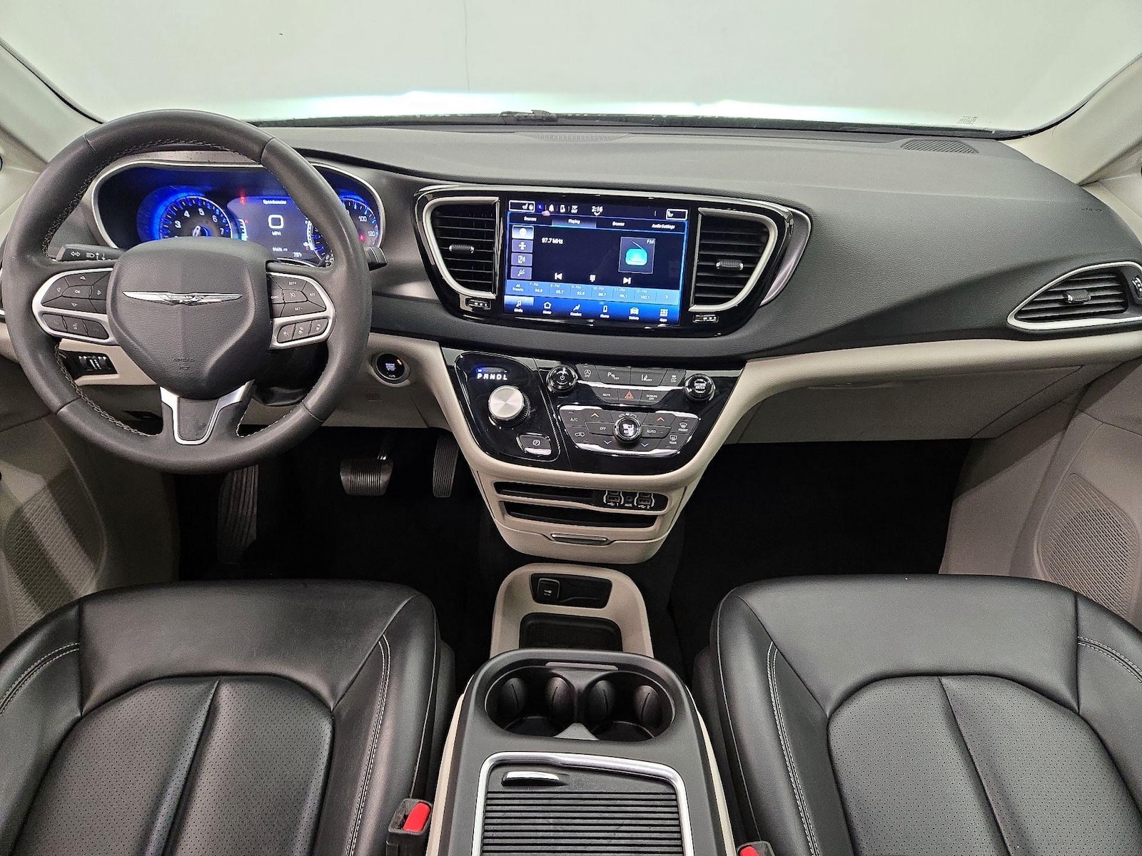 Apple CarPlay® & Android Auto™