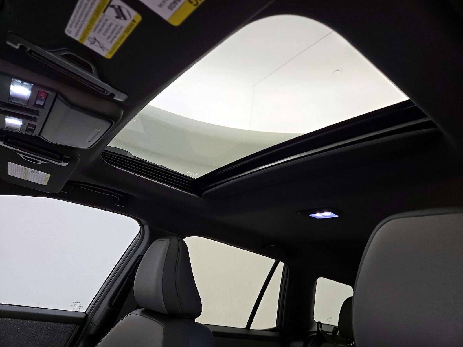 Sunroof(s) & Overhead Airbags