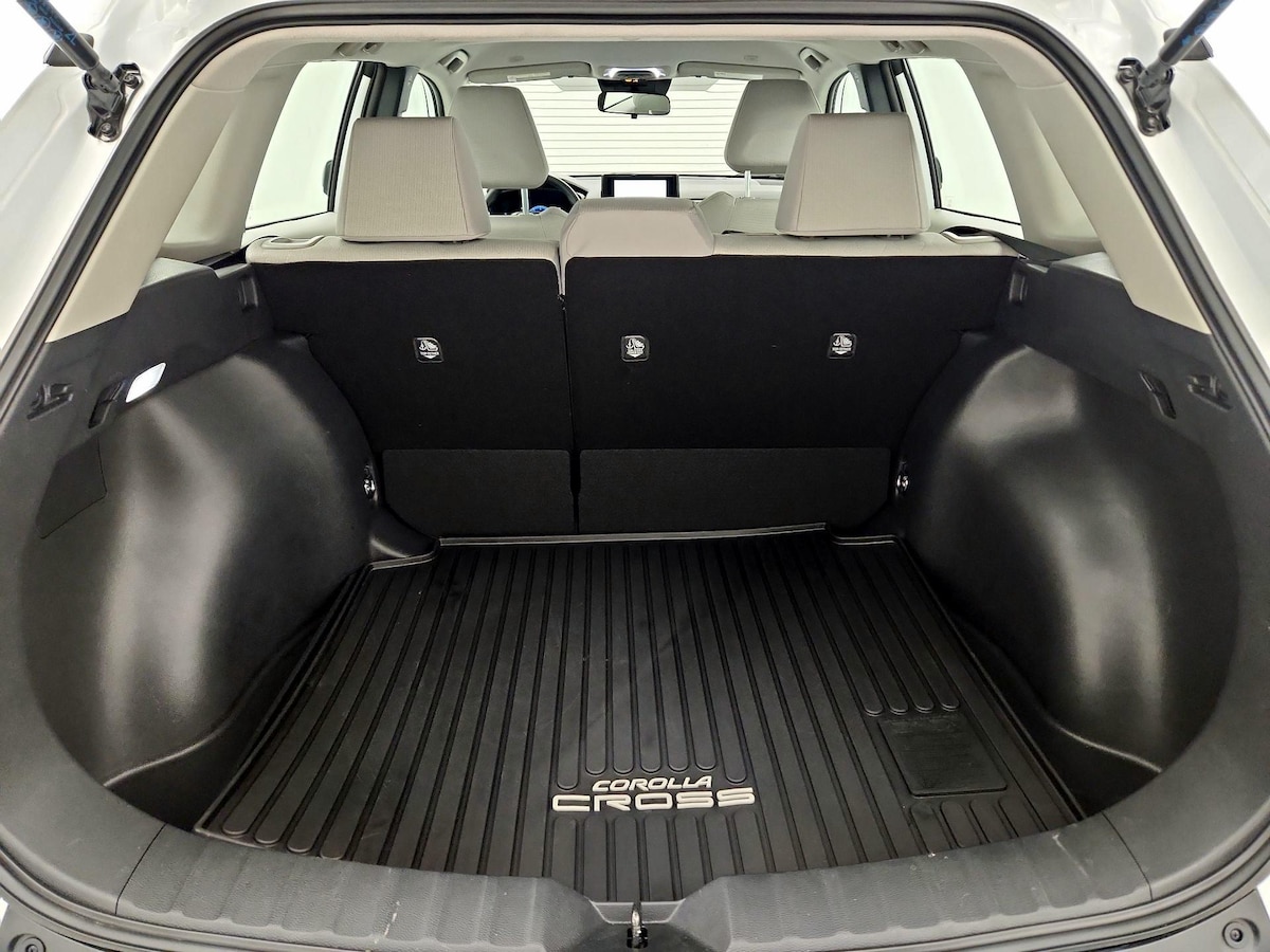 Trunk/Cargo (Seats Up)