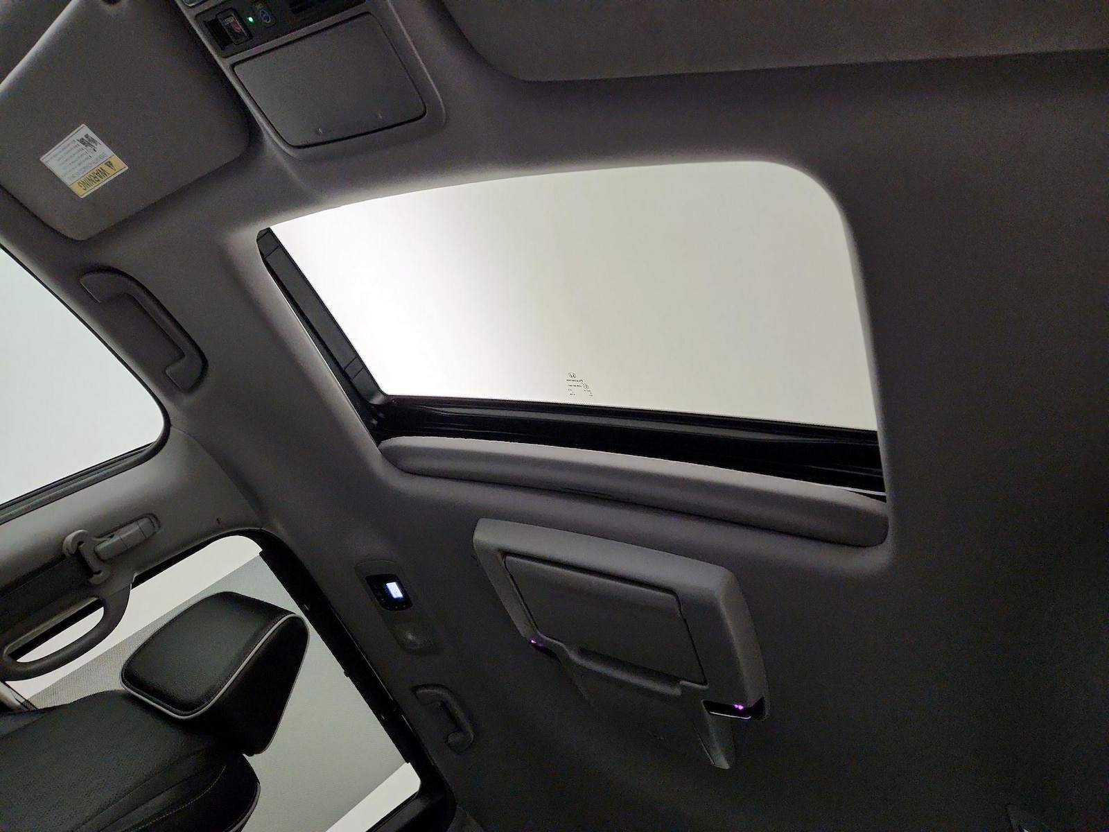 Sunroof(s) & Overhead Airbags