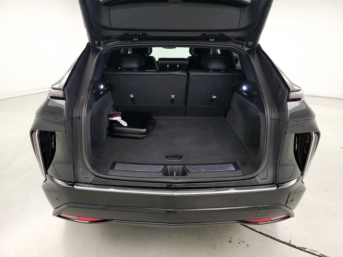 Trunk/Cargo (Seats Up)