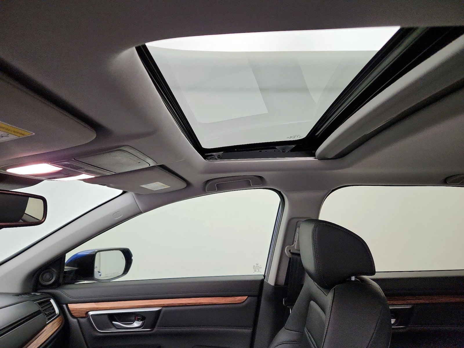 Sunroof(s) & Overhead Airbags