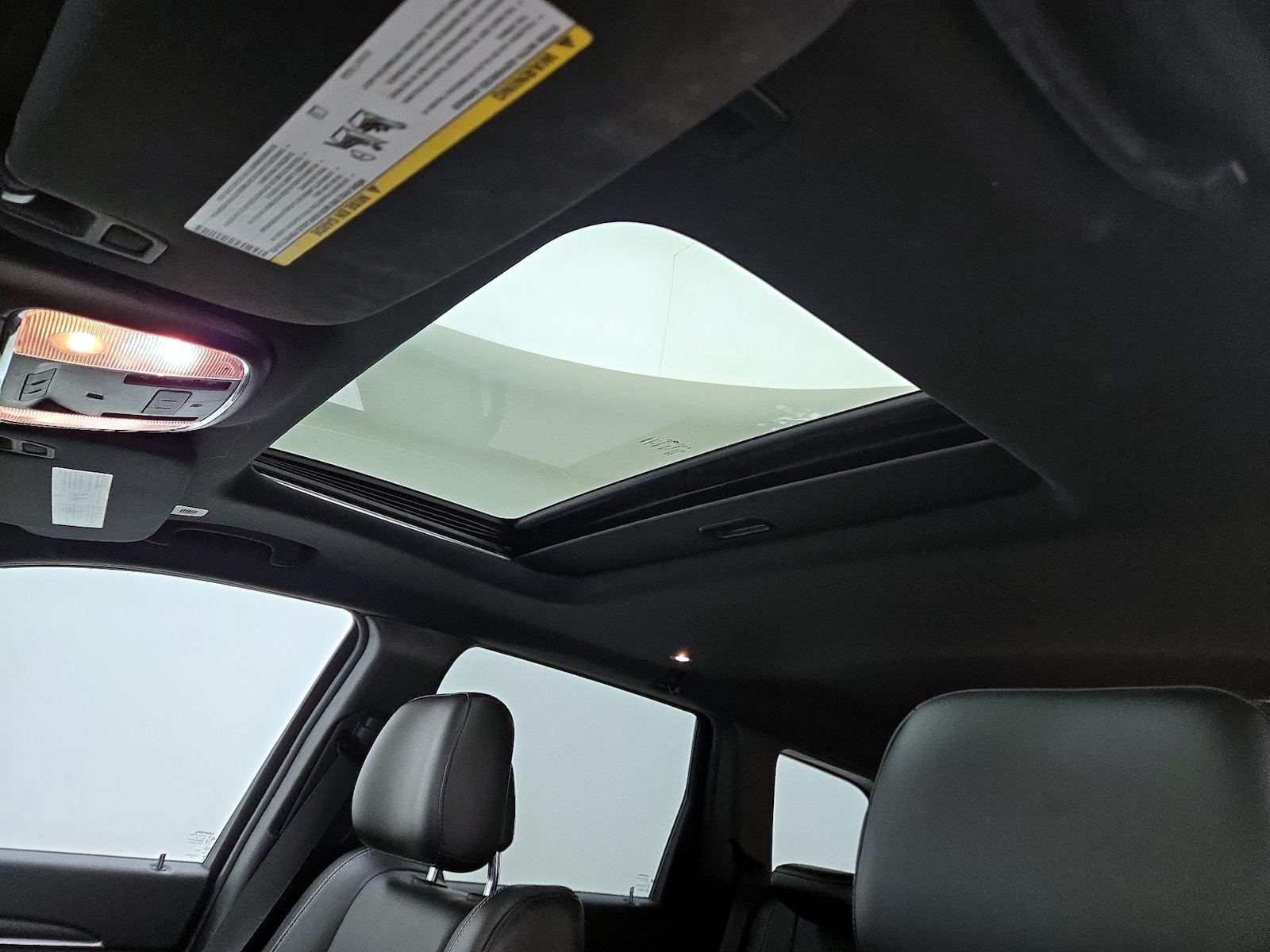 Sunroof(s) & Overhead Airbags