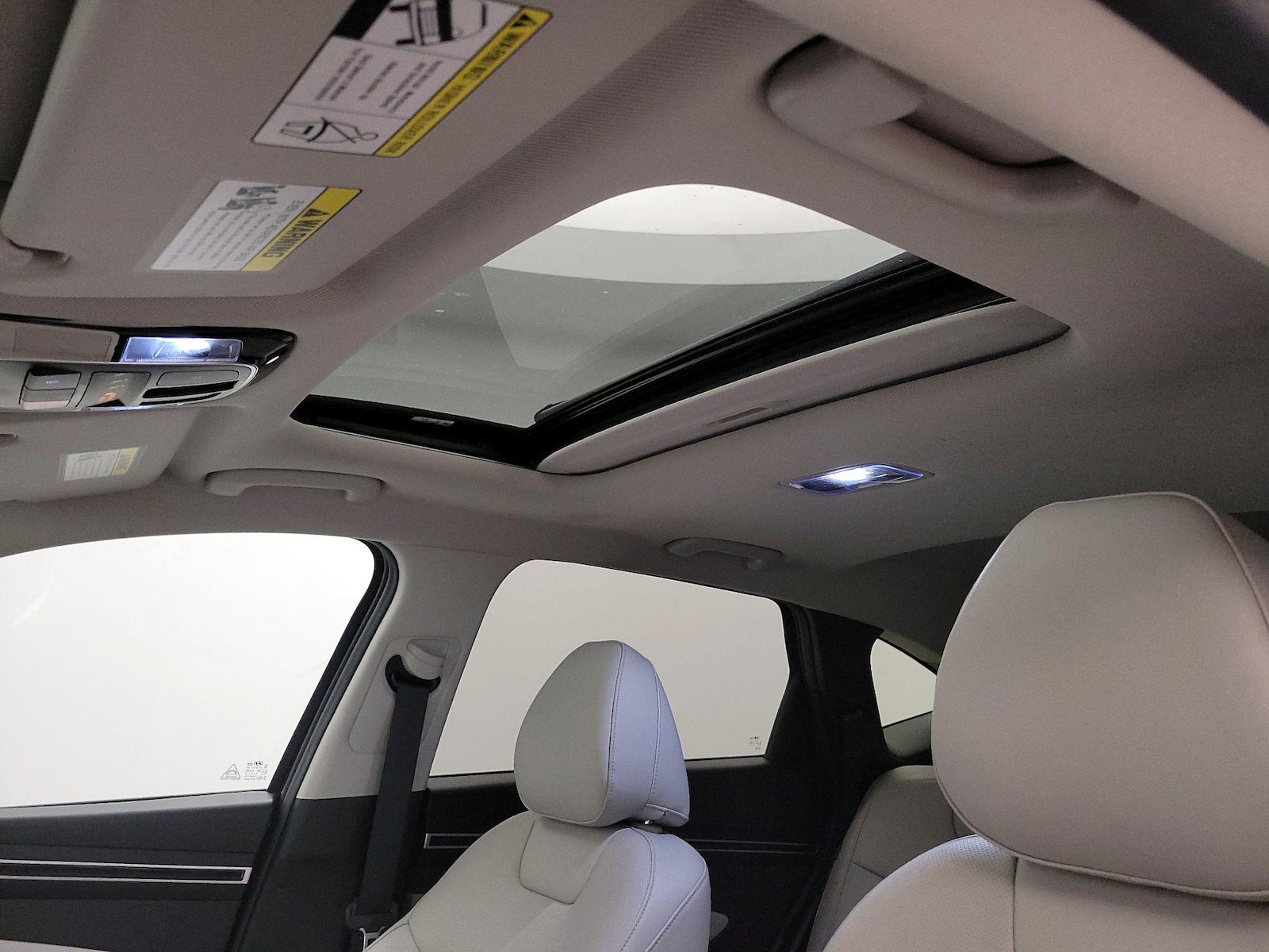 Sunroof(s) & Overhead Airbags