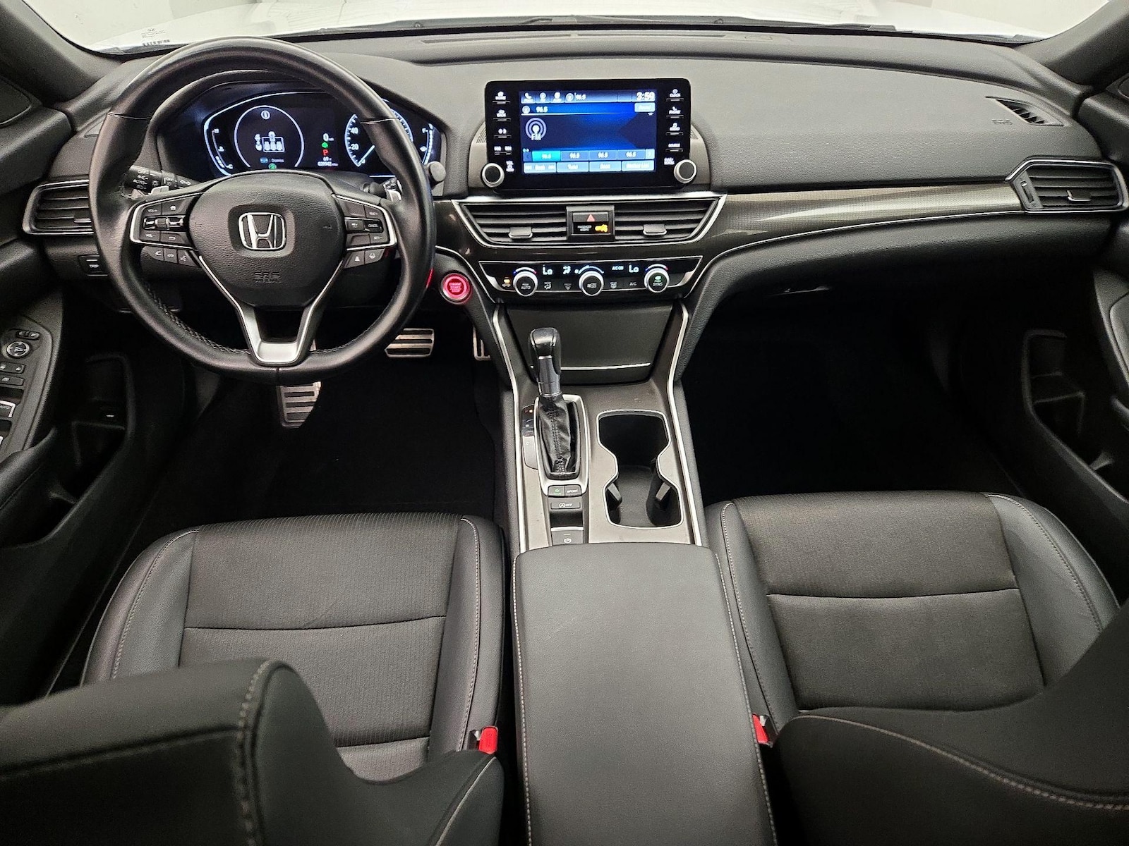 Apple CarPlay® & Android Auto™