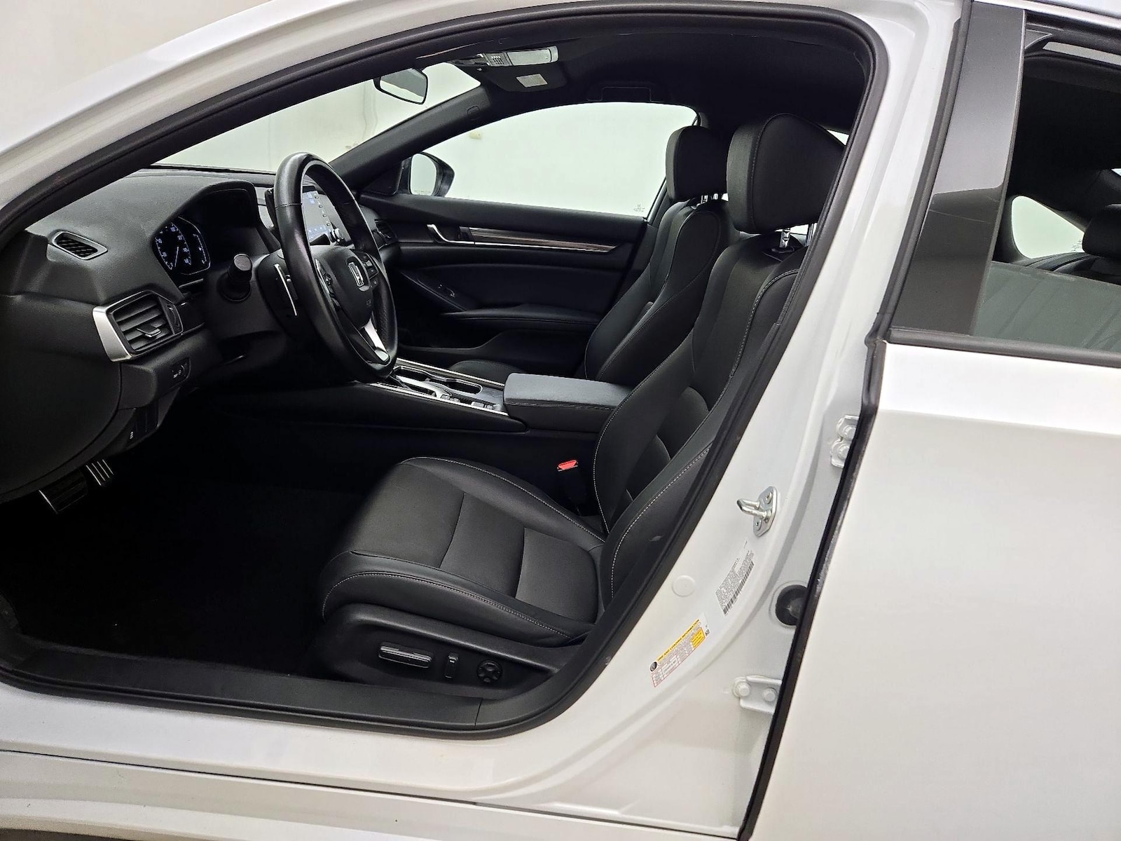 Power Seat(s) & Side Airbags