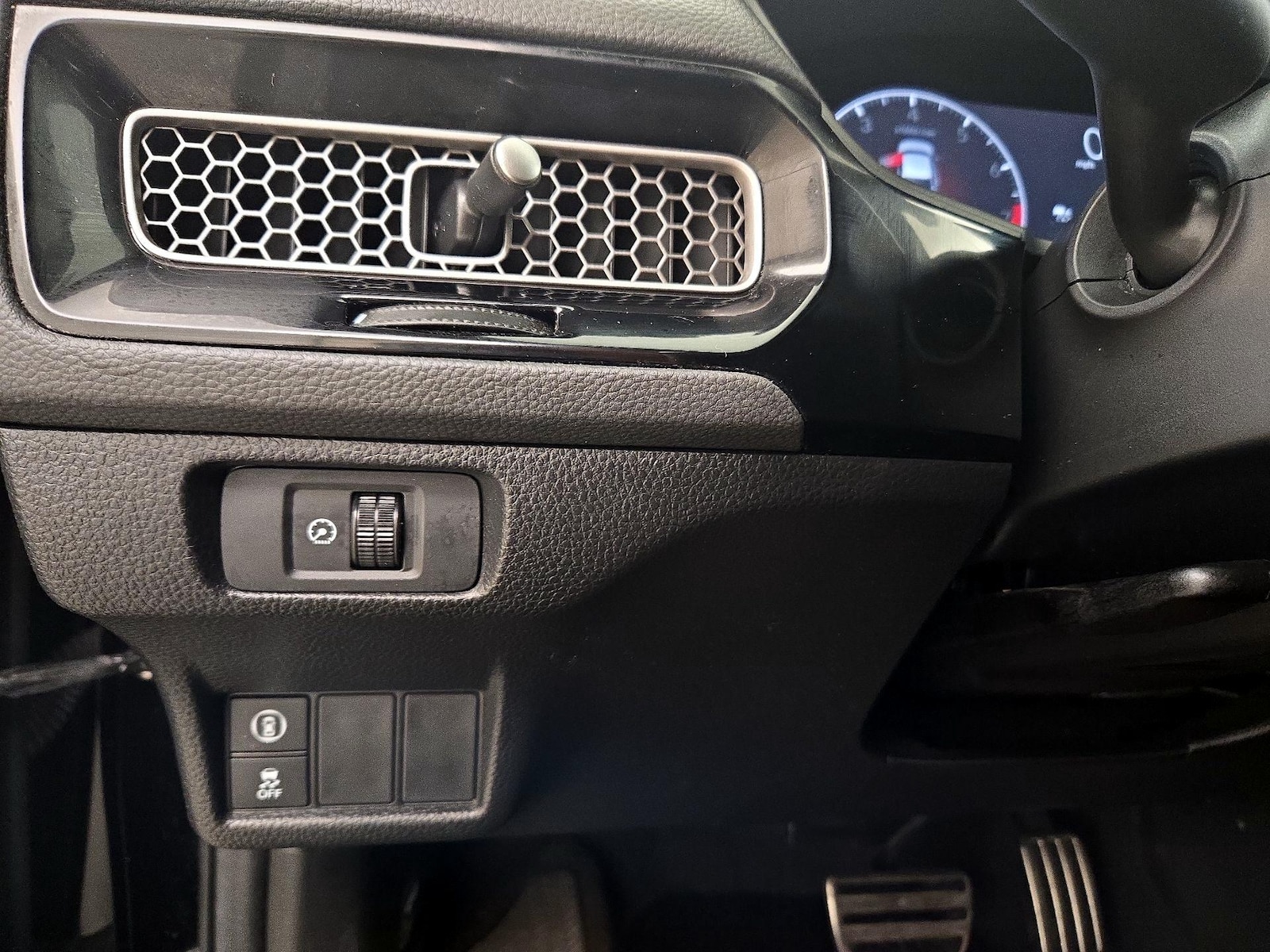 2024 Honda Civic Sport - Photo 14