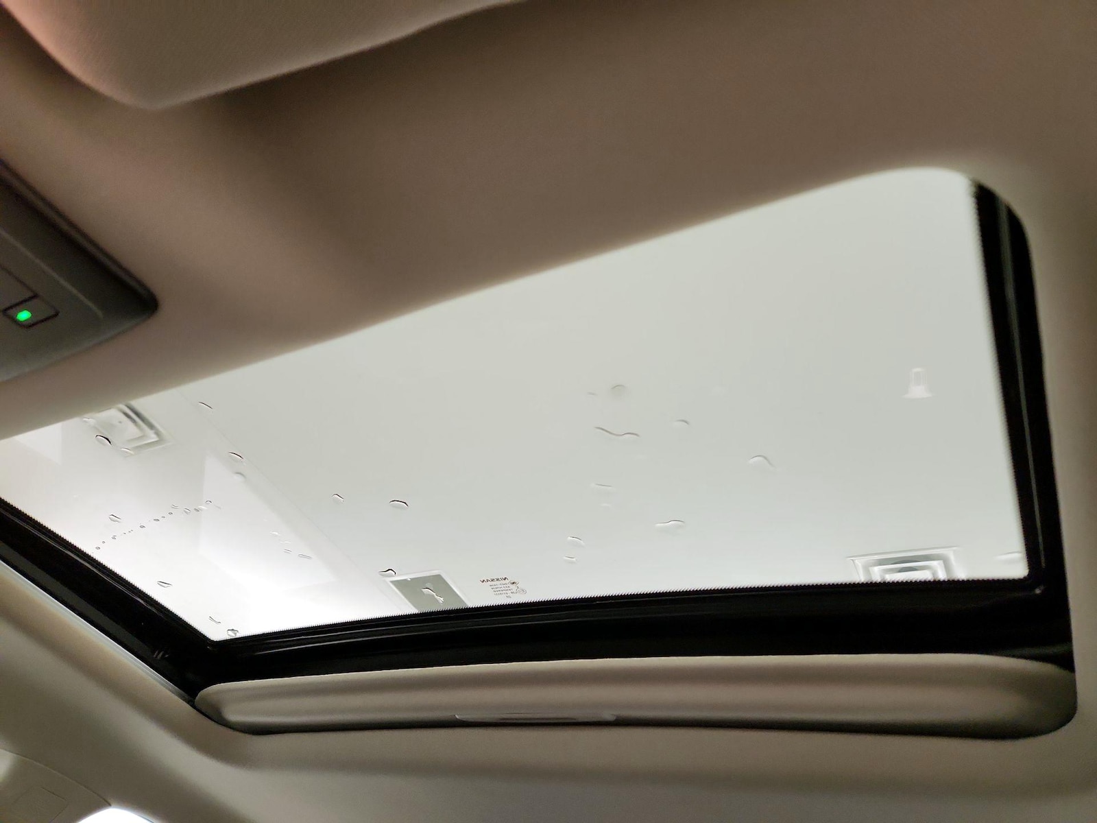 Sunroof(s) & Overhead Airbags