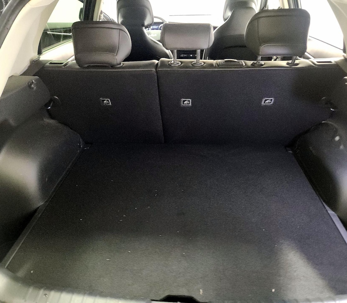 Trunk/Cargo (Seats Up)