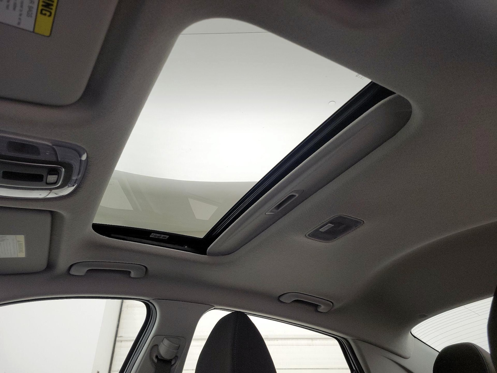 Sunroof(s) & Overhead Airbags