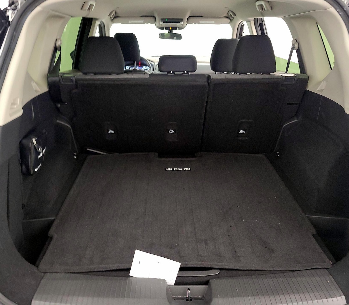 Trunk/Cargo (Seats Up)