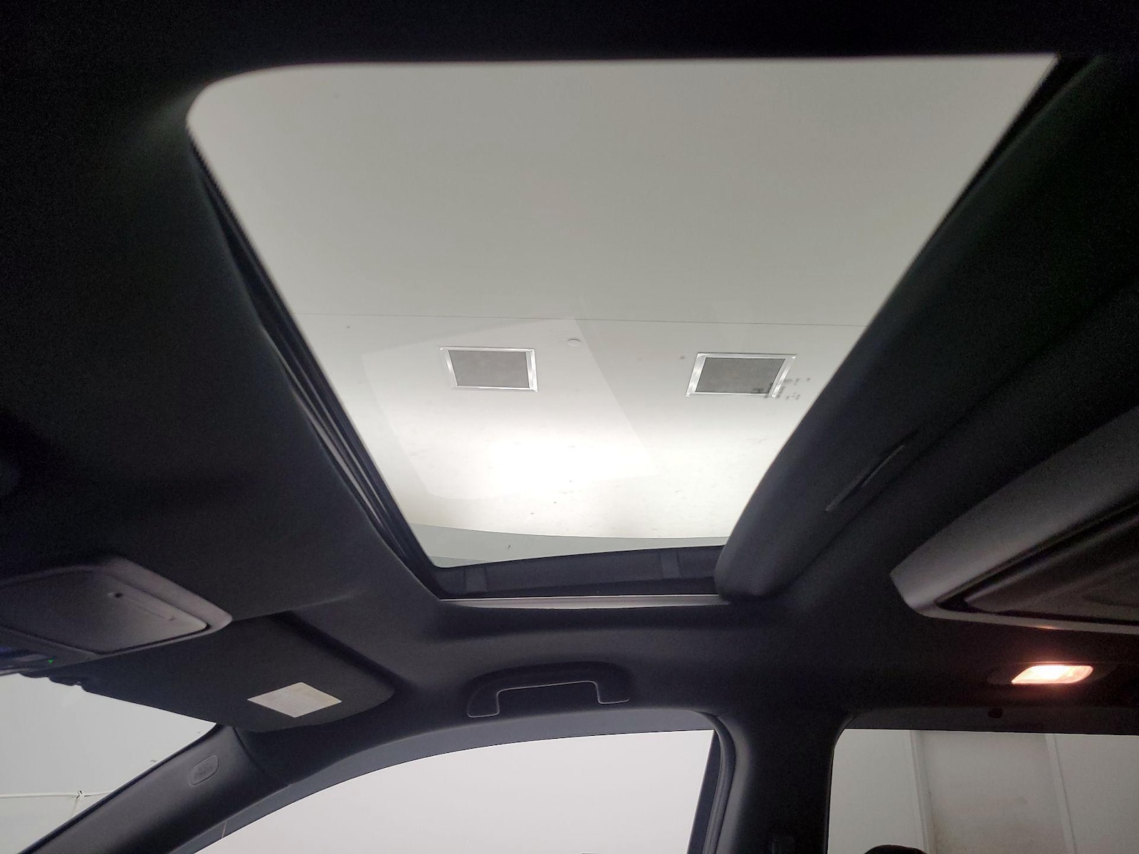 Sunroof(s) & Skylight(s)