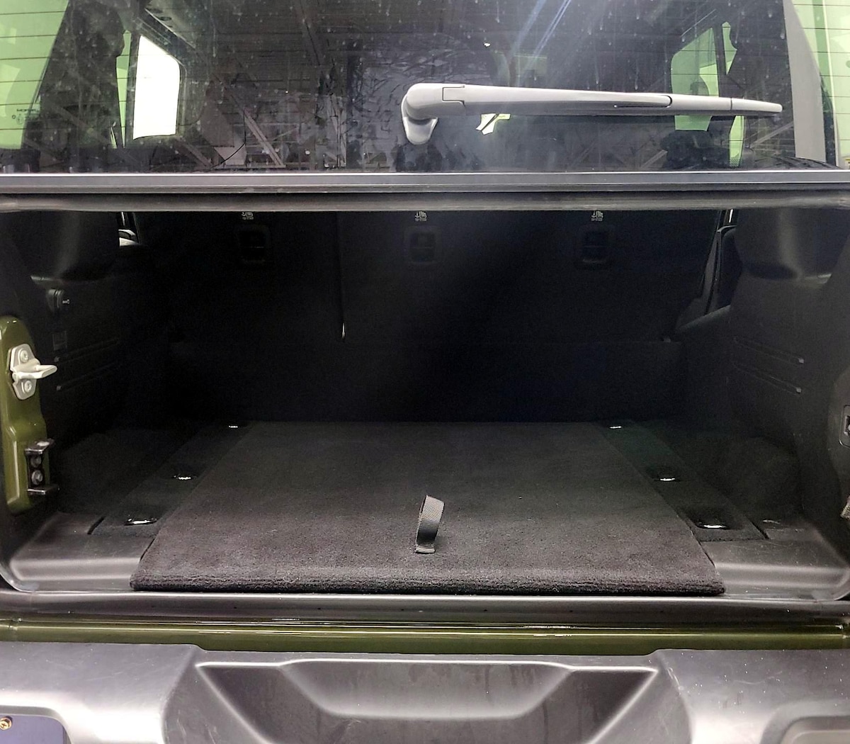 Trunk/Cargo (Seats Up)