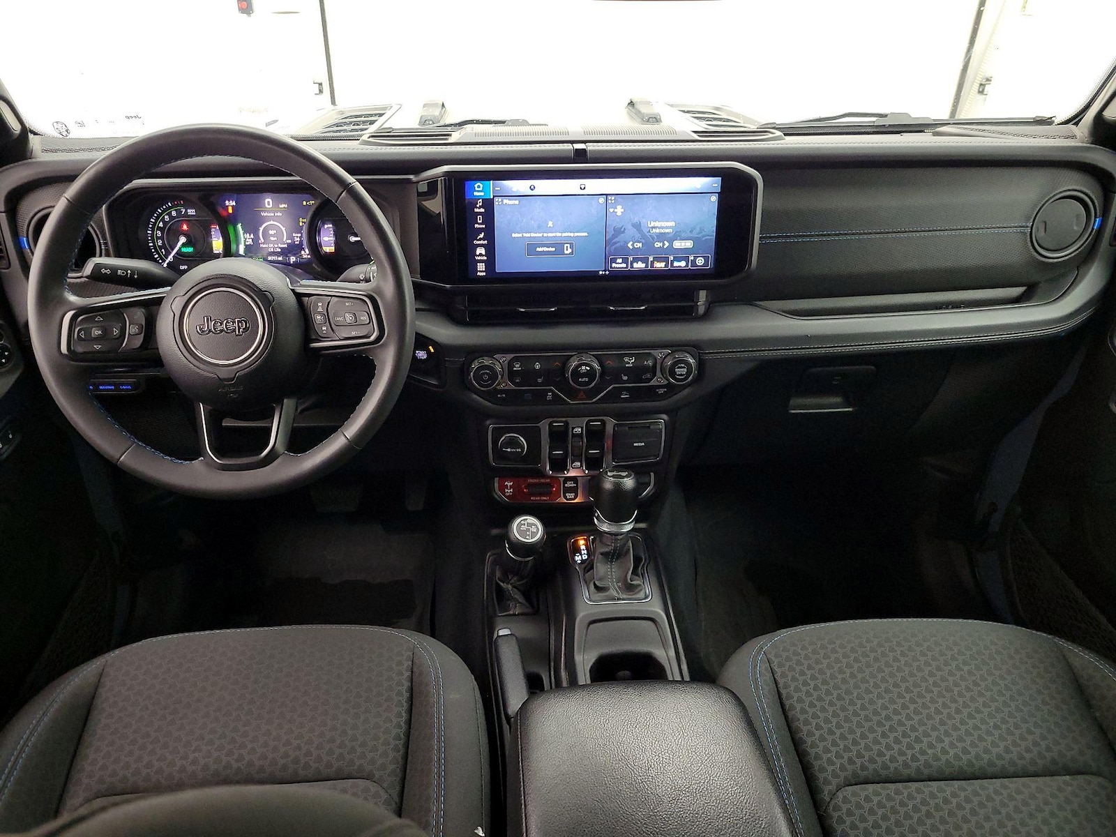 Apple CarPlay® & Android Auto™