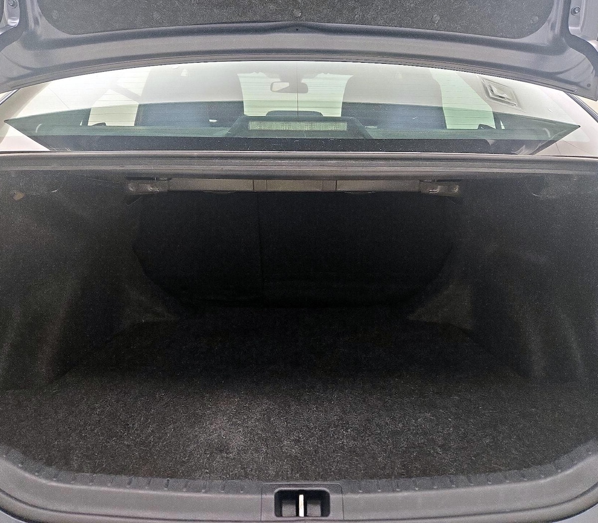 Trunk/Cargo (Seats Up)
