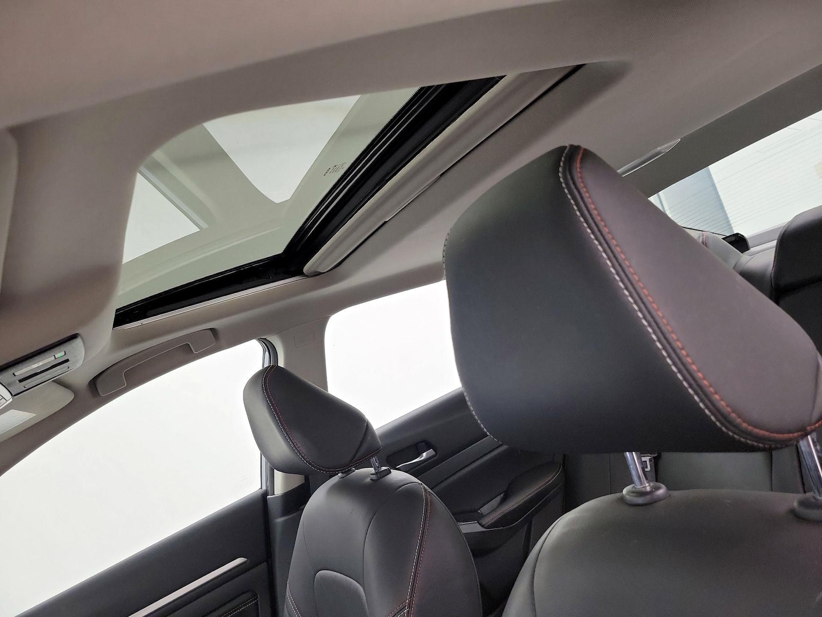 Sunroof(s) & Overhead Airbags
