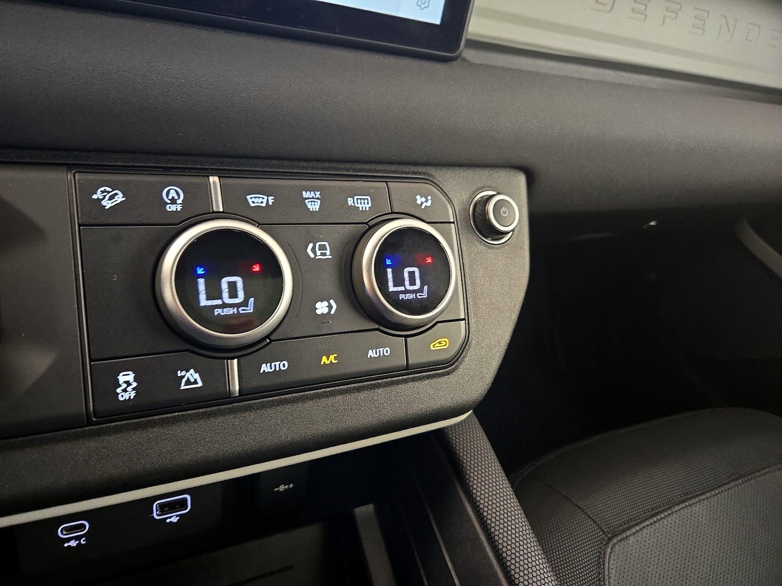 2022 Land Rover Defender X-Dynamic SE - Photo 18