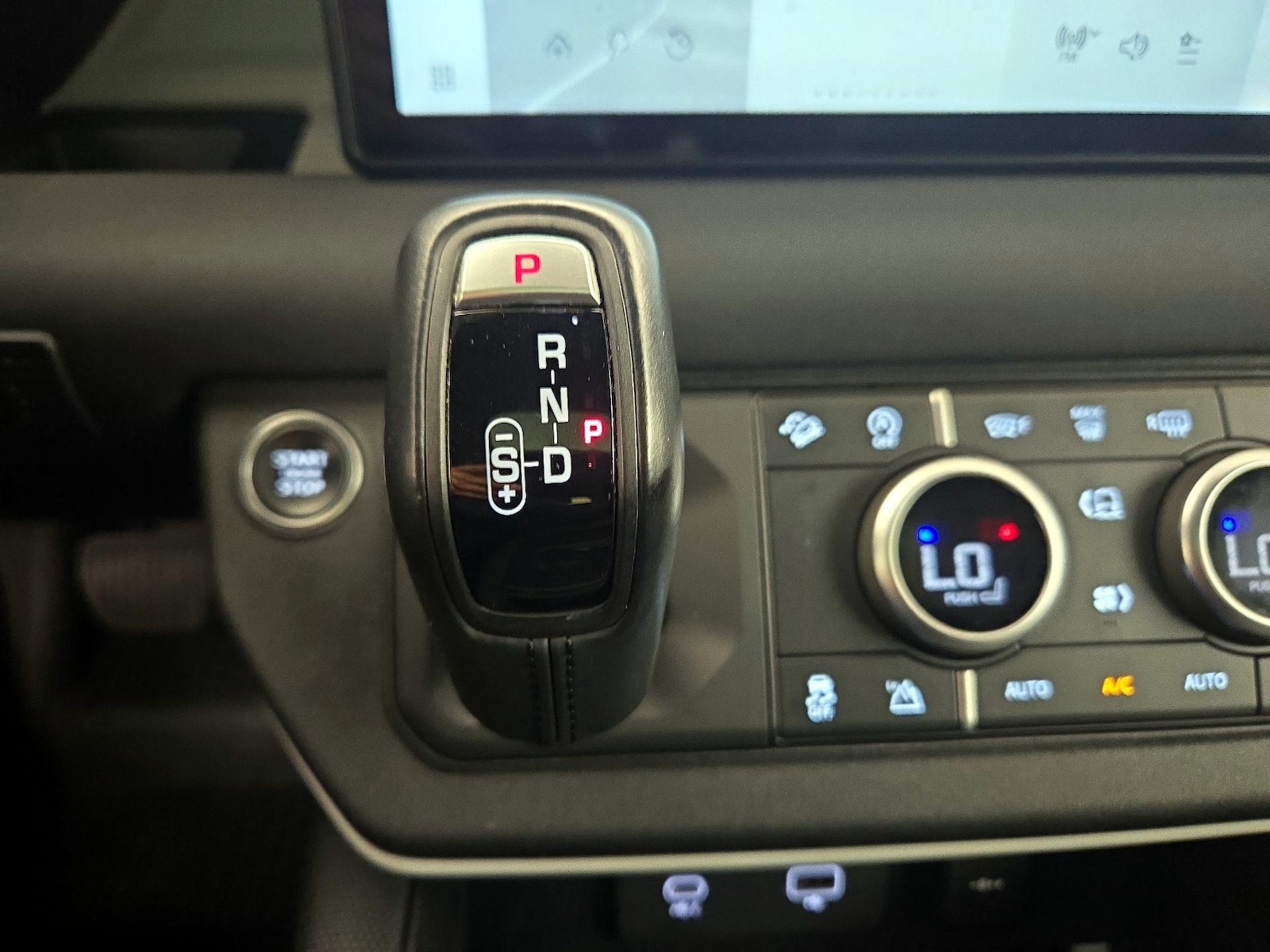 2022 Land Rover Defender X-Dynamic SE - Photo 19