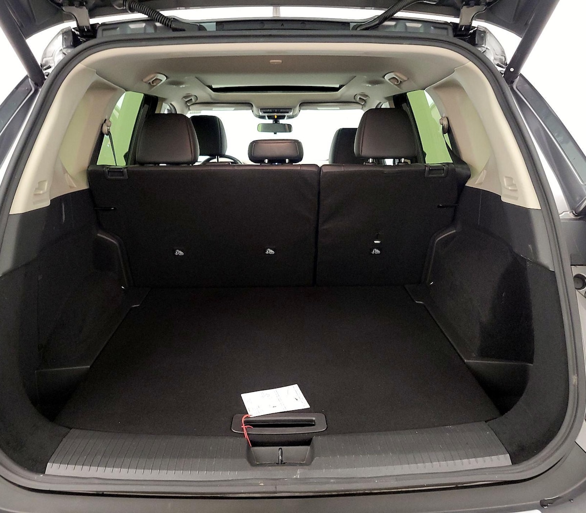 Trunk/Cargo (Seats Up)