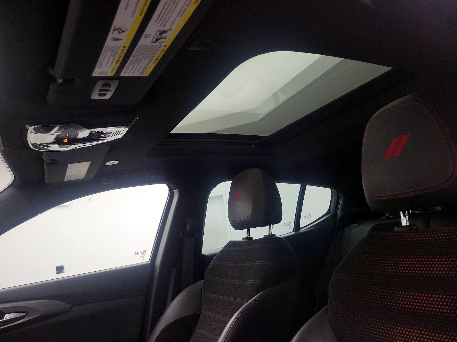 Sunroof(s) & Overhead Airbags