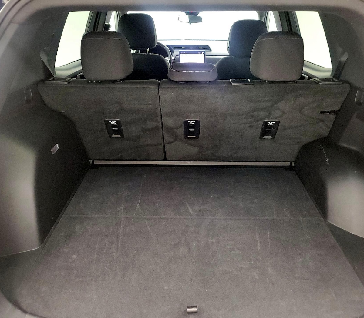 Trunk/Cargo (Seats Up)