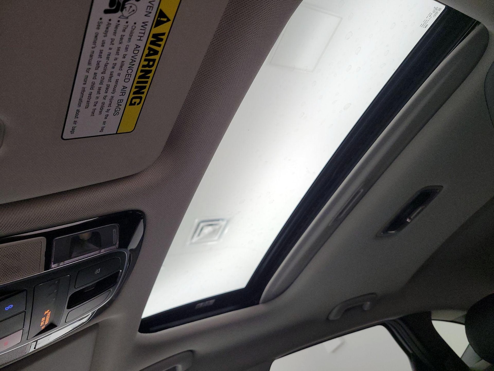 Sunroof(s) & Overhead Airbags