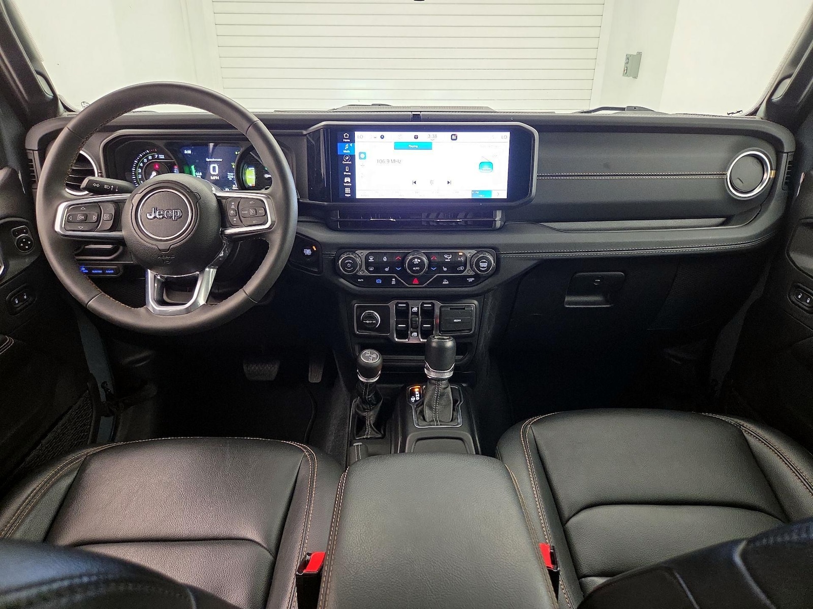Apple CarPlay® & Android Auto™