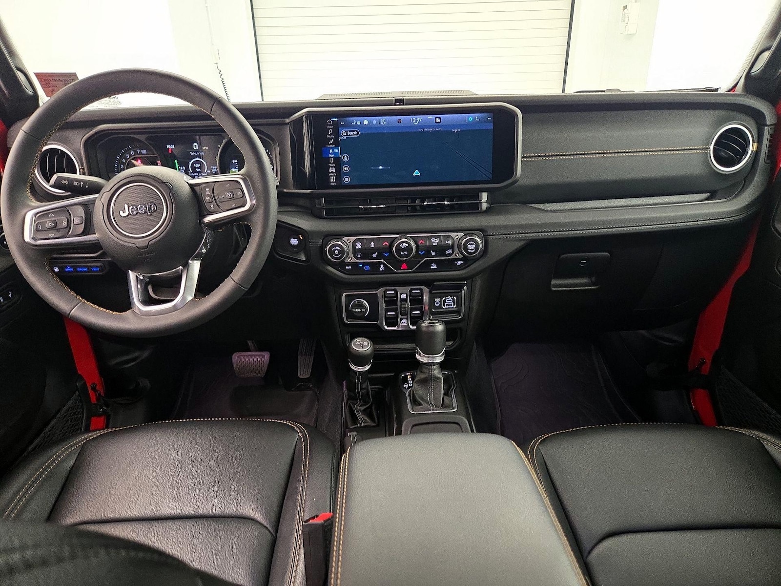 Apple CarPlay® & Android Auto™