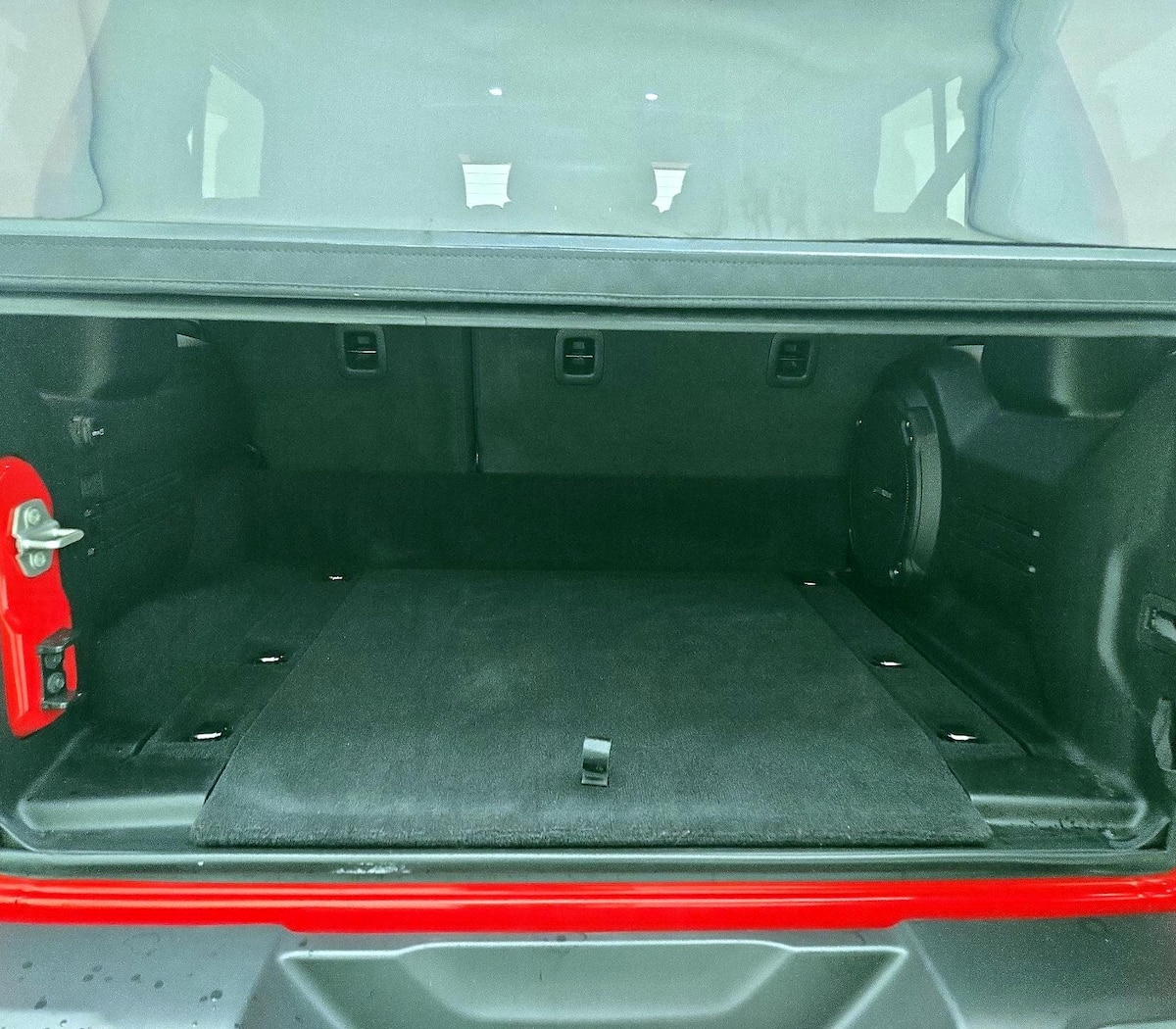 Trunk/Cargo (Seats Up)