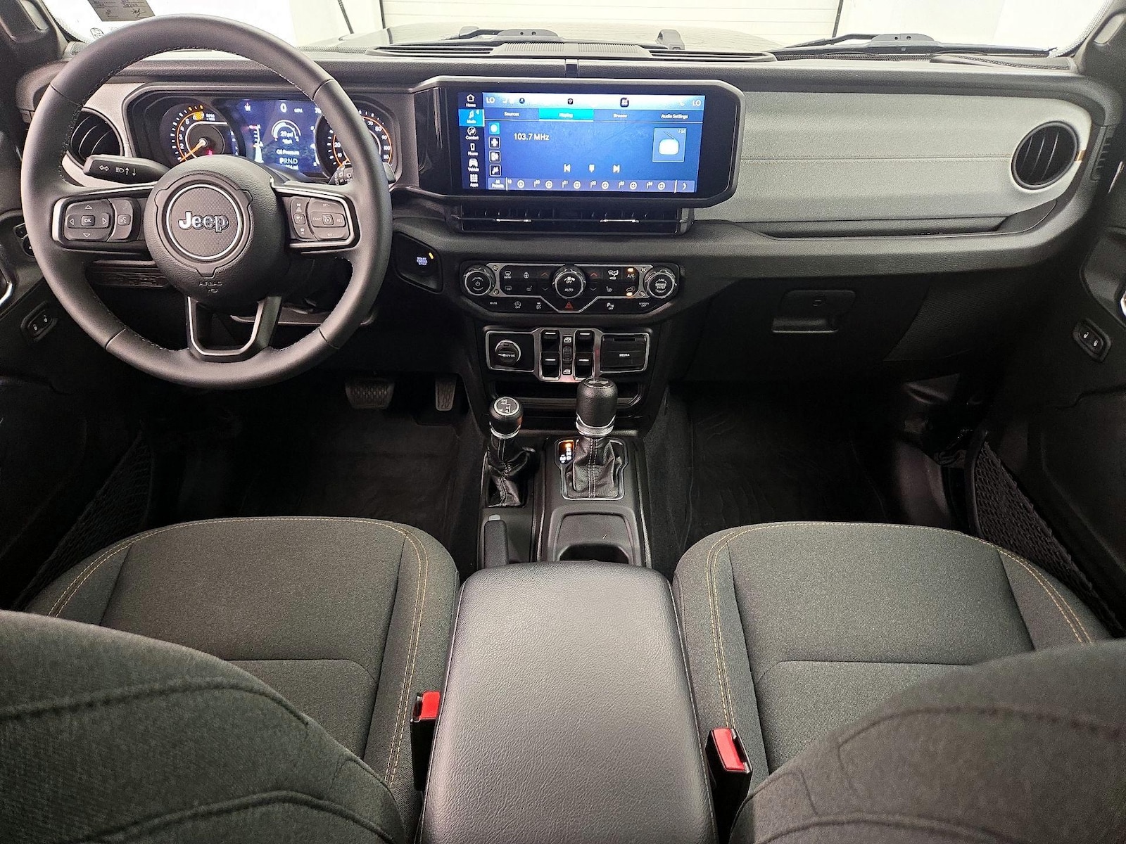 Apple CarPlay® & Android Auto™