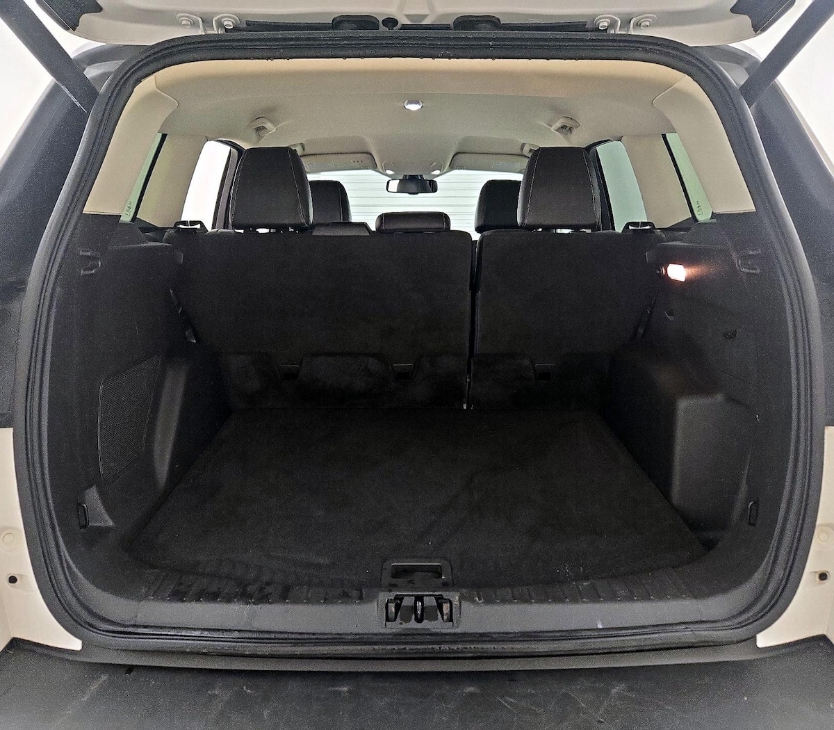 Trunk/Cargo (Seats Up)