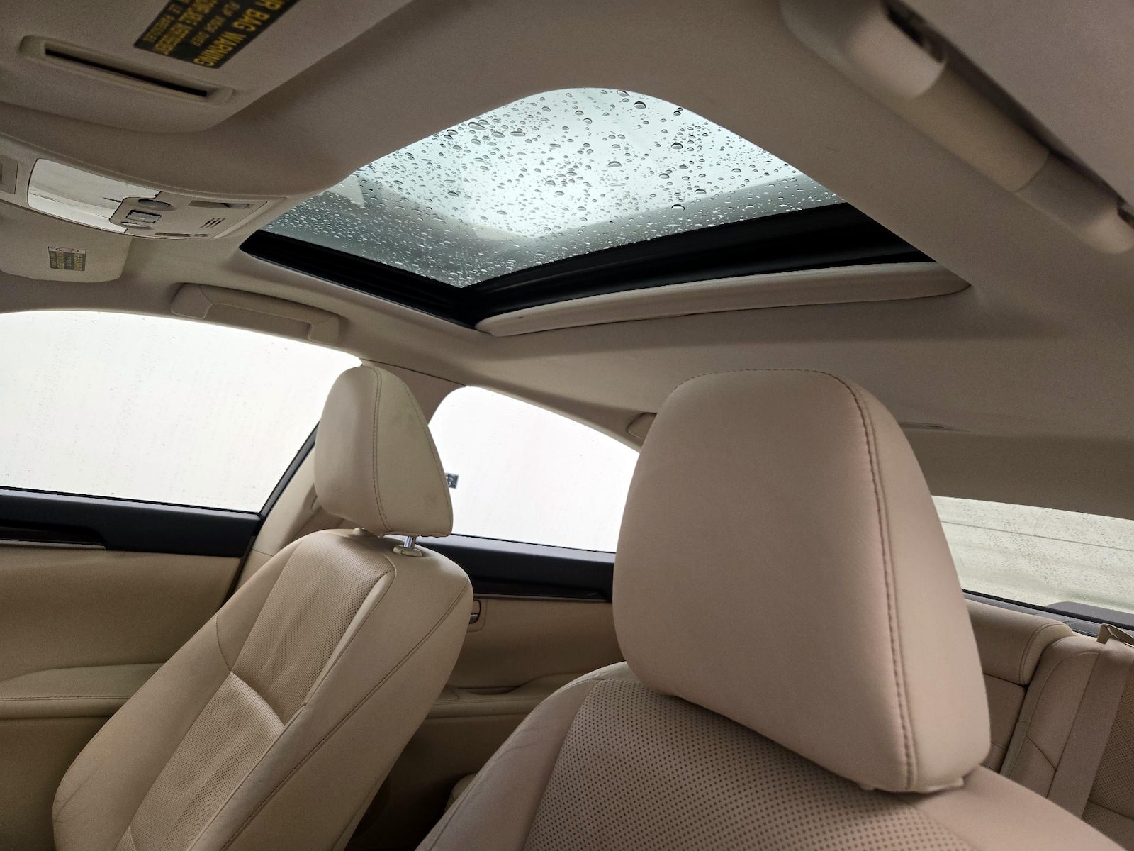 Sunroof(s) & Overhead Airbags