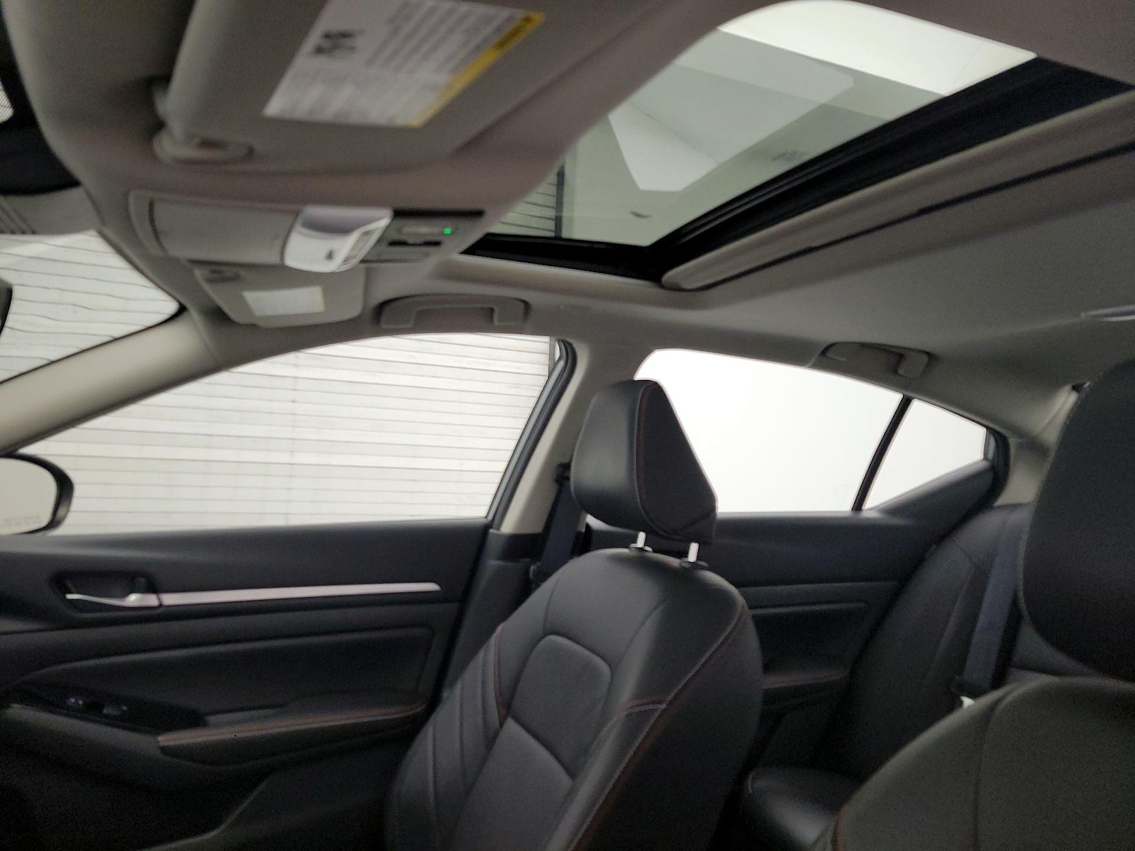 Sunroof(s) & Overhead Airbags