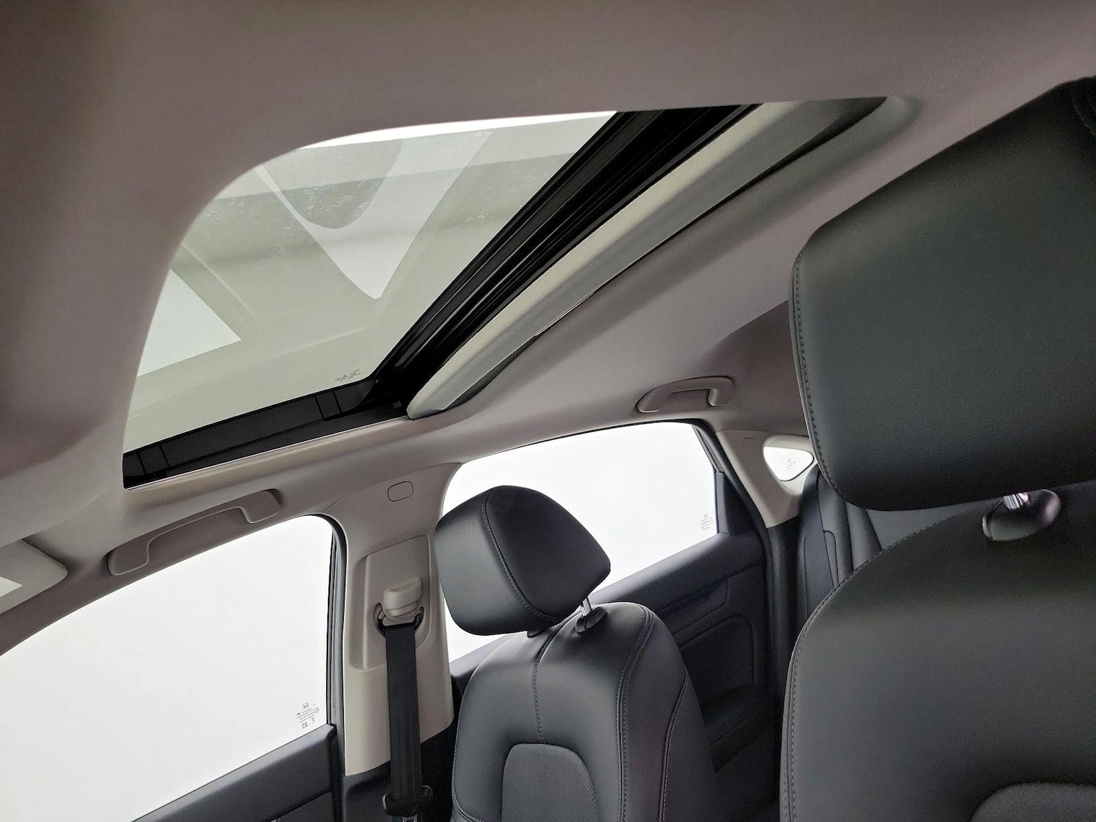 Sunroof(s) & Overhead Airbags