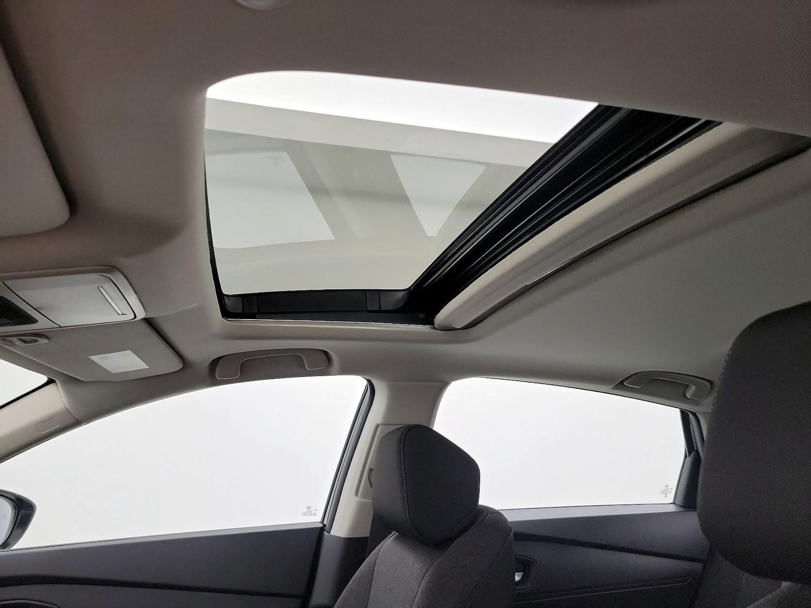 Sunroof(s) & Overhead Airbags