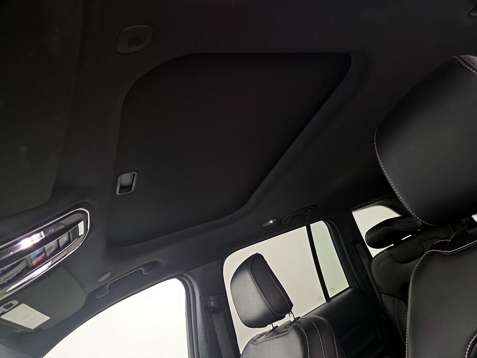 Sunroof(s) & Overhead Airbags