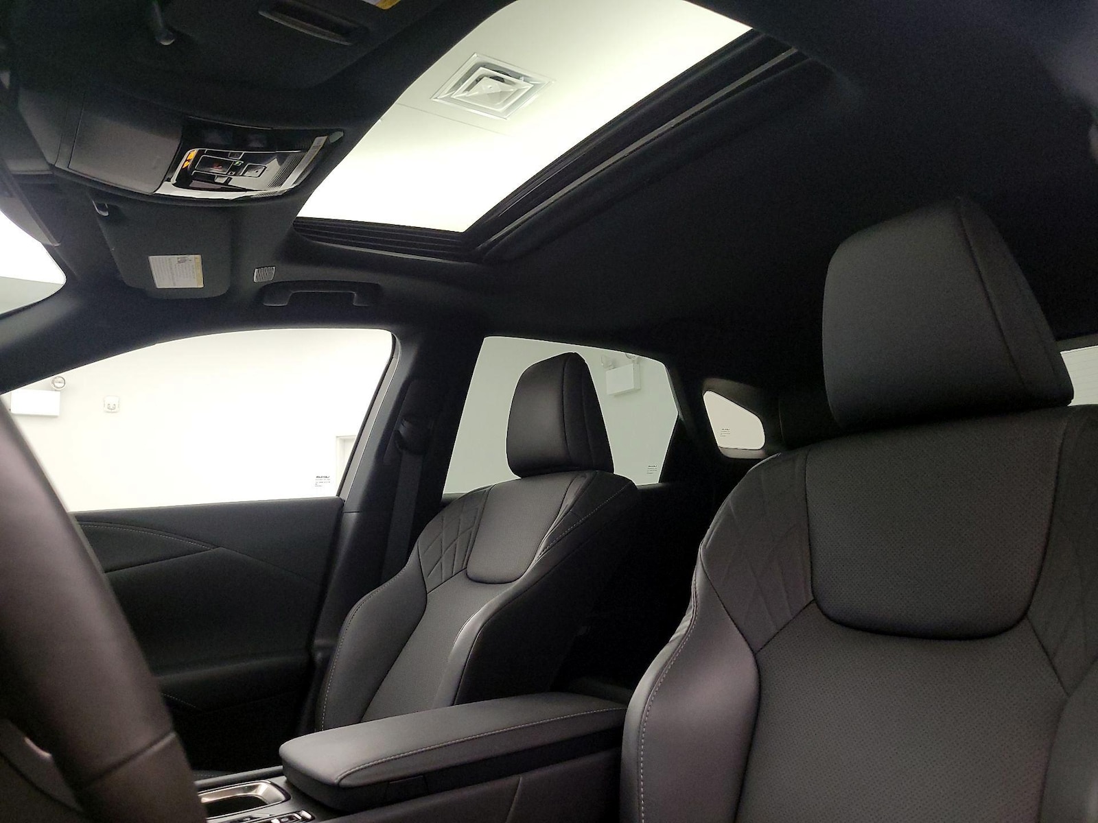 Sunroof(s) & Overhead Airbags