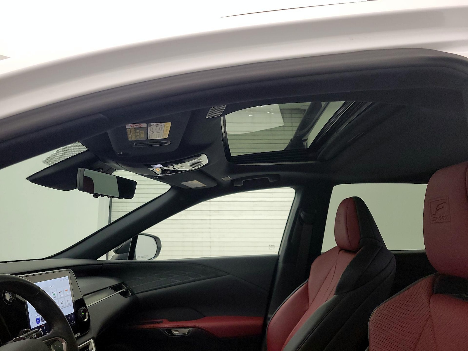 Sunroof(s) & Overhead Airbags